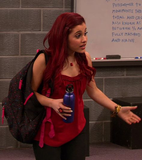 Kat Valentines Outfits, Cat Valentine Season 1 Outfits, Cat Valentine Outfits, Valentine Aesthetic, Ariana Grande Victorious, Valentine Outfits, Ariana Grande Cat, Cat Valentines, Cat Valentine Victorious