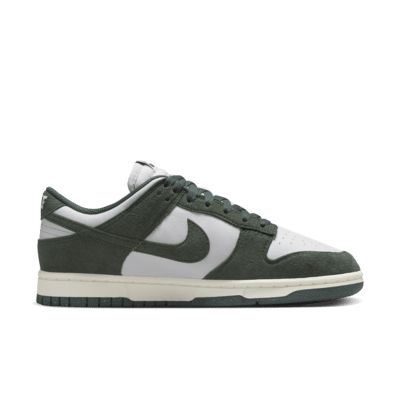 Nike Dunk Low Women's Shoes. Nike.com Nike Sneakers Women, Green Style, Nike Dunk Low, Yohji Yamamoto, Dunk Low, Nike Dunk, Nike Dunks, Green Fashion, Preston