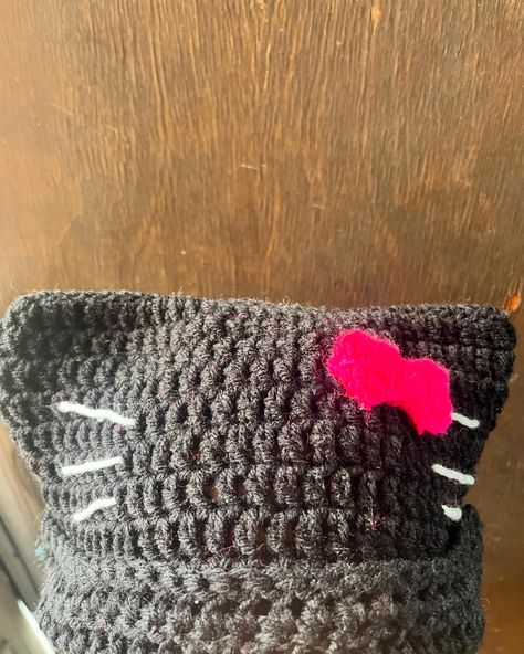 “Hello kitty”🎀 cat beanie • • $25 • • • • DM to order! • • • #crochet #crochethat #hellokitty #businessowner #hats #bow #whiskers #cat #smallbusiness #crochetaddict #crochetlove #pennsylvania Hello Kitty Crochet Hat, Kitty Crochet Hat, Hello Kitty Beanie, Kitty Beanie, Crochet Hello Kitty, Hello Kitty Cat, Hello Kitty Crochet, Cat Beanie, Beginner Crochet Tutorial