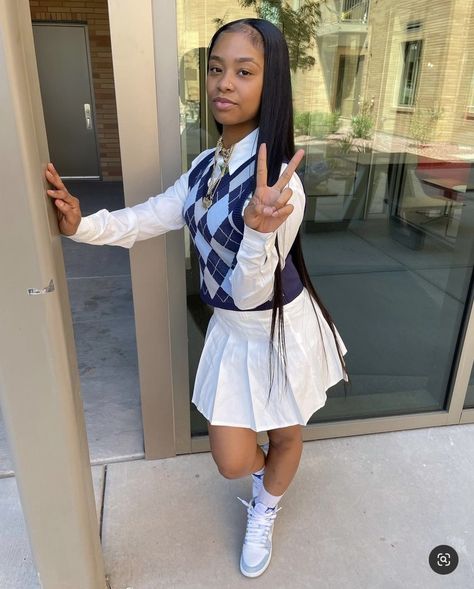 Winter Uniform Outfits, Uniform Outfits Black Women, Uniform Fits, 6th Grade Outfits, Uniform Outfits, Uniform Ideas, Simple Outfits For School, School Uniform Outfits, Cute Birthday Outfits