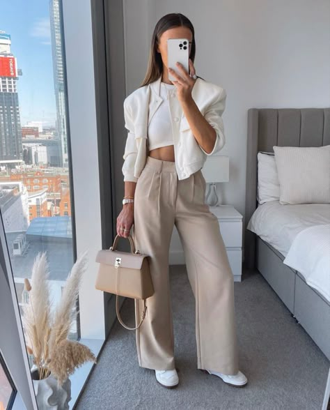 Trouser Women Outfit, Outfits With Trousers Classy, Womens Tailored Pants, Vanilla Girl Work Outfits, Nice Work Outfits, Trendy Business Outfits For Women, Women’s Office Wear, Office Outfits Women Spring, Business Professional Outfits For Women Office Wear