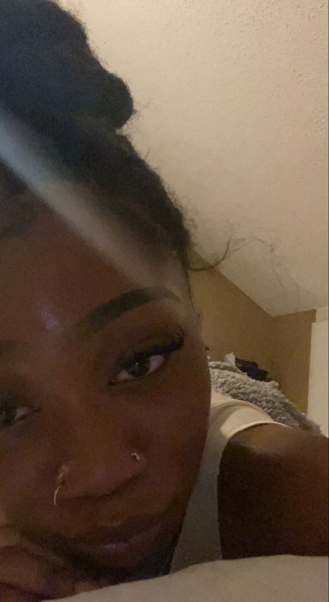 Cat Eyelashes, Cateye Eyelashes Extensions, Natural Lash Extensions, Black Femininity Aesthetic, Femininity Aesthetic, Almond Eyes, Pretty Lashes, Longer Eyelashes, Body Reference Poses