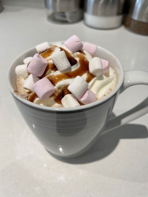 Hot Cocoa With Marshmallows, Coffee With Marshmallows, Italian Hot Chocolate Recipe, Cadbury Hot Chocolate, Wipped Cream, Tessa Bailey, I Want Food, Hot Chocolate Marshmallows, Coffee Obsession