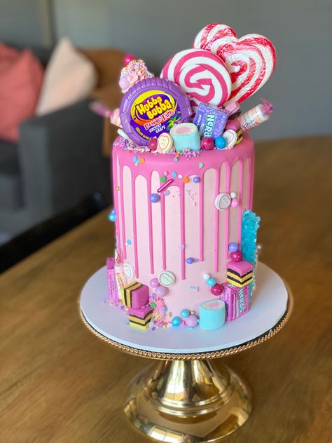 Such a fun and pretty drip cake! 6inch Cake Ideas Birthday, 10th Birthday Cakes For Girls, Lolly Cake, Candyland Cake, Candy Birthday Cakes, 10 Birthday Cake, Pastel Birthday, Mousse Dessert, Candyland Birthday