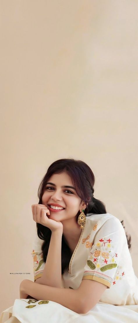 Kalyani Priyadarshan, Casual Indian Fashion, Face Images, Instagram Model, Cute Simple Outfits, Instagram Models, Simple Outfits, Saree Designs, Indian Fashion