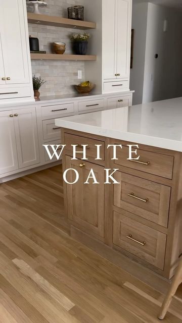 White Gold Natural Wood Kitchen, White Shaker Kitchen With Oak Island, White Oak Home Decor, White Oak With Gold Hardware, Kitchen Ideas With Oak Floors, White Kitchen With Light Oak Island, Kitchen With White Oak Cabinets, White Kitchen With White Oak Island, Kitchen Ideas White Oak