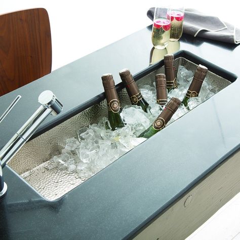 This Native Trails Prep Trough Sink is perfect for chilling drinks and prepping dinner. #kitcheninspo #kitchensink #nativetrails Kitchen Prep Sink, Ideas De Piscina, Bar Deco, Bar Prep, Design Tricks, Vintage Tub, Prep Sink, Trough Sink, Copper Bar