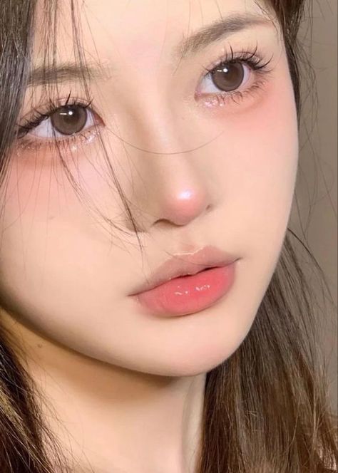 Layout Makeup, Makeup Ala Korea, Makeup Asia, Makeup Ulzzang, Medium Long Haircuts, Asian Makeup Looks, Korean Makeup Look, Soft Makeup Looks, Korean Eye Makeup