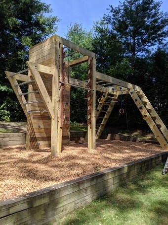 Shed Fitout Ideas, Outside Jungle Gym, Backyard Climbing Structure Kids, Diy Jungle Gym Backyards, Ninja Course Backyard, Home Obstacle Course, Outdoor Climbing Structure, Backyard Ninja Course, Jungle Gym Outdoor