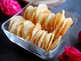 Ambrosia: Rice Crackers (Vegan and Gluten free) Rice Cracker Recipe, Gluten Free Cracker Recipe, Glutenfri Baking, Bread Pudding With Apples, Gluten Free Crackers, Rice Crackers, Pan Sin Gluten, Homemade Crackers, Gluten Free Vegan Recipes