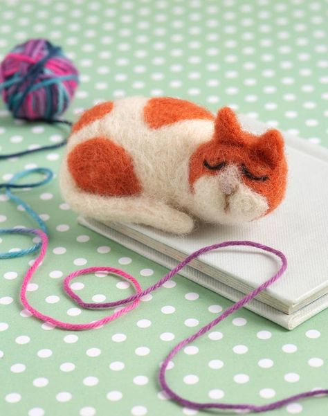 Needle Felting Animals, Felt Cats, Felting Animals, Felting Needles, Kawaii Items, Crochet Tools, Foam Blocks, Dmc Embroidery Floss, Needle Felting Kits