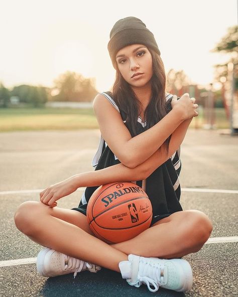 Basketball Female, Female Photoshoot, Modern Swimsuit, Dramatic Photos, Cute Birthday Pictures, Basketball Photography, Swimsuit Material, Women Bathing, Ootd Photography