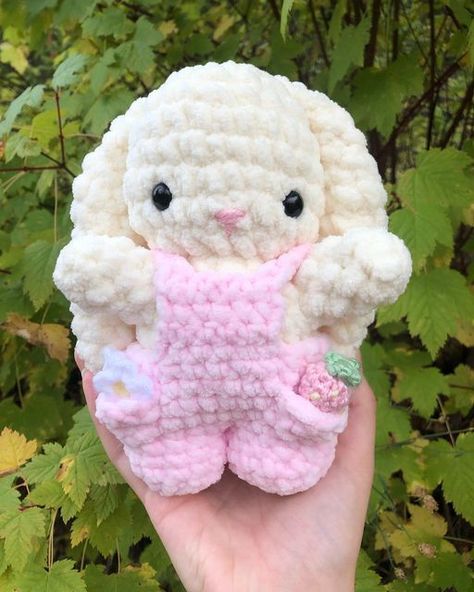 Easy Crochet Animals, Crochet Bunny Pattern, Crochet Design Pattern, Kawaii Crochet, Beginner Crochet Projects, Sopot, Crochet Animal Patterns, Fun Crochet Projects, Diy Crochet Projects