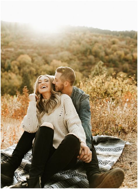 Prenup Ideas, Fall Couple Photos, Perfect Fall Day, Hawaii Engagement, Bella Photography, Couple Outfit Ideas, Fall Shoot, Fall Love, Holiday Photoshoot