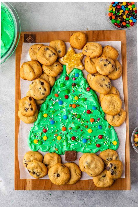 Frosting Boards, Frosting Board, Christmas Frosting, Butter Boards, Christmas Tree Desserts, Easy Party Desserts, Delicious Christmas Desserts, Frosted Christmas Tree, Party Food Dessert