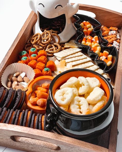 Halloween Movie Night Snack Tray, Fall Snack Tray, Spooky Movie Night Snacks, Movie Night Tray, Movie Snack Tray, Movie Night Snack Tray, Halloween Snack Tray, Spooky Movie Night, Halloween Sleepover