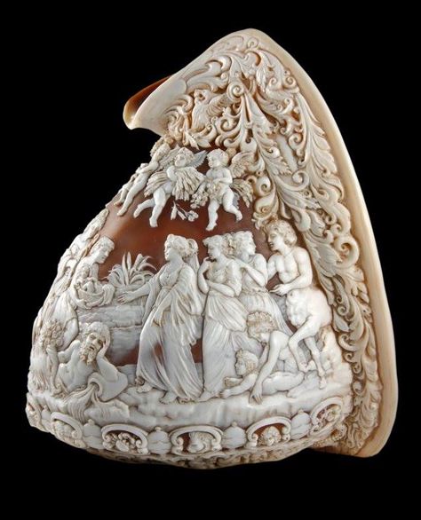 == Oh WOW!!!! == Art Coquillage, Seashell Jewelry, Cameo Jewelry, Vintage Cameo, Seashell Art, Carved Shell, Seashell Crafts, 판타지 아트, Shell Art