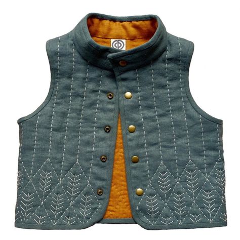 Caitlin Pike Quilt Vest, Quilted Waistcoat, Vest Sewing Pattern, Quilted Clothing, Quilted Clothes, Handmade Wardrobe, Quilt Jacket, Textile Artist, Sewing Lessons