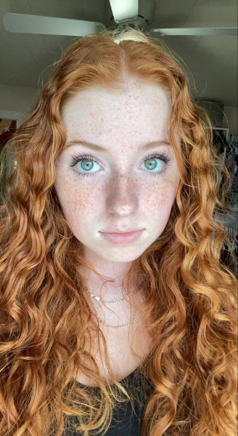 Red Hair Freckles, Women With Freckles, I Love Redheads, Beautiful Freckles, Girls With Red Hair, Beautiful Red Hair, Natural Gifts, Redheads, Beauty Women