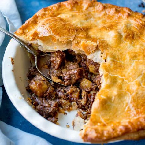 Rich and tasty slow cooked steak pie with potatoes. #steakpie #beefpie #comfortfood #winterfood #dinner #pie Meat And Potato Pie, Slow Cooked Steak, Steak Pie Recipe, Steak Pie, Seared Salmon Recipes, Salmon Recipes Pan Seared, Famous Dishes, Beef Pies, Chimichurri Recipe