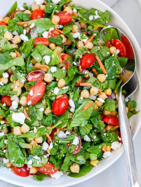 Spinach Chickpea Salad Recipe - Cookin' with Mima Chickpea Spinach Salad, Parmesan Shrimp, Easy Orange Chicken, Chickpea Salad Recipe, Shrimp Spaghetti, Stuffed Peppers Healthy, Bbq Chicken Breast, Mediterranean Quinoa Salad, Chickpea Salad Recipes