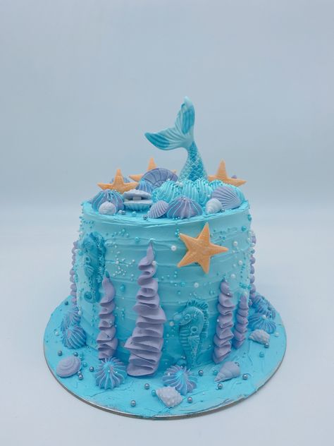 Blue fresh cream Blue Mermaid Cake, Mermaids Cake, 7th Birthday Cakes, Cream Cakes, Blue Cakes, Mermaid Cakes, Blue Mermaid, Fresh Cream, Mermaid Party