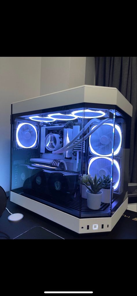 Hyte Y60 Build, Hyte Y60, Gaming Bedroom, Gaming Ideas, Setup Gamer, Pc Build, Gamer Room Decor, Custom Computer, Gaming Setups