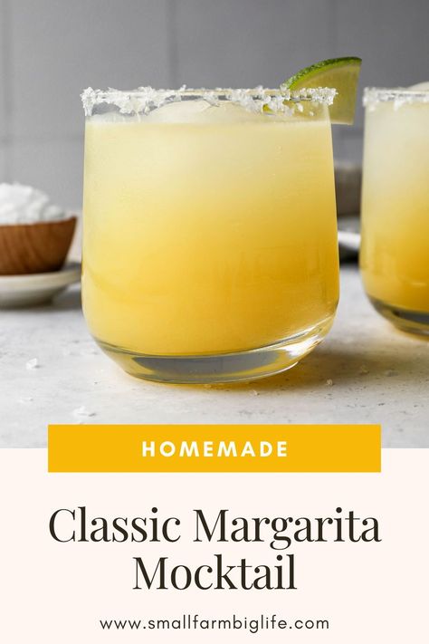 This classic margarita mocktail recipe is made on the rocks and is the perfect summer drink! It's a refreshing no alcoholic drink you make in your blender at home. This virgin margarita is booze free and easy to make. Mocktail Margaritas, Alcohol Free Margarita Recipe, Macro Friendly Mocktails, Margarita Mocktail, Mock Margarita Non Alcoholic Recipe, Margherita Mocktails, Non Alcoholic Drinks Healthy, Low Calorie Mock Tails, Mock Cocktails