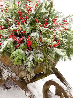 simply gorgeous - old sleigh with evergreens & berries Winter Container Gardening, Holiday Greenery, Have Inspiration, Christmas Garden, Outdoor Holiday Decor, Primitive Christmas, Noel Christmas, Country Christmas, Red Berries