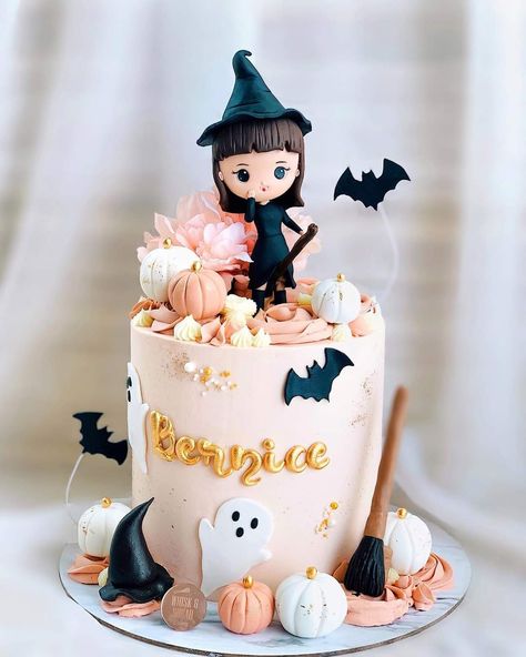 Halloween 2nd Birthday Cake, Pastel Halloween Party Cake, Witch Cake Birthdays, Pastel Halloween Cake, Witch Birthday Cake, Cute Halloween Cakes, Kids Halloween Birthday Party, Halloween Party Girls, Witch Cake