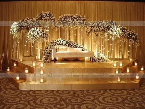 Stage Designs For Wedding, Indian Reception Backdrop Wedding Stage, Pastel Stage Decor, Wedding Salon Design, Floral Stage Decoration, Stage Decorations Wedding, Reception Decor Indoor, Indoor Wedding Decor, Indian Wedding Decorations Receptions