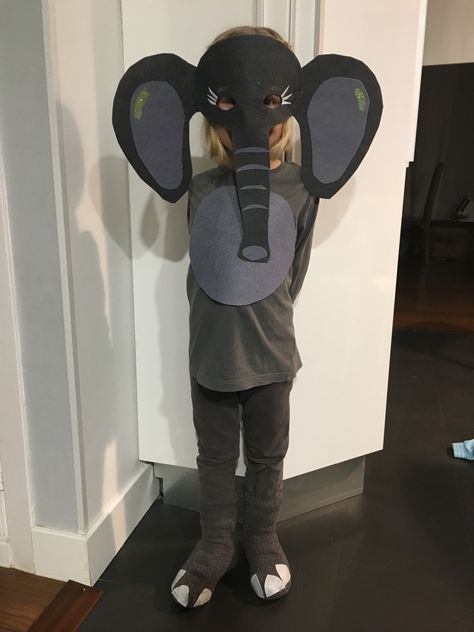 Homemade Elephant Costume, Elephant Costume Diy, Fancy Dress Diy, Paper Tree Craft, Jungle Costume, Vegetable Costumes, Elephant Costume, Elephant Mask, Lion King Costume