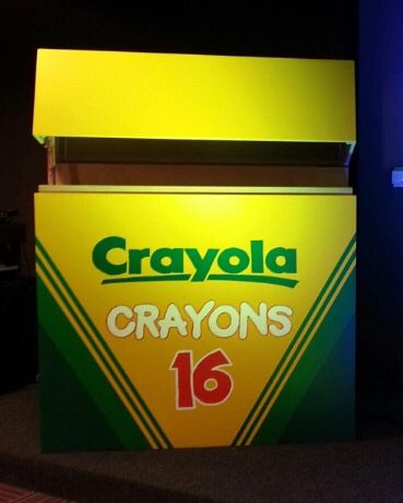 Giant crayon box stage set Crayon Box Trunk Or Treat, Giant Crayon Box Diy, Giant Crayon, School Halloween Costumes, Maker Fun Factory Vbs, Crayon Party, Operation Shoebox, Maker Fun Factory, Mickey Cake