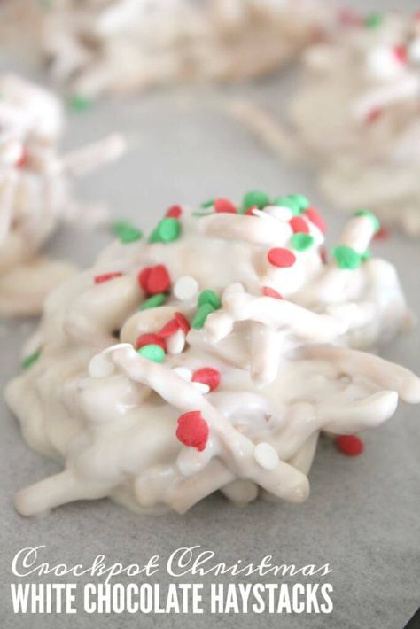 White Chocolate Haystacks, Christmas Haystacks, Haystack Recipe, Christmas White Chocolate, Chocolate Haystacks, Haystacks Recipe, Crockpot Christmas, Crockpot Candy, Christmas Recipes Easy