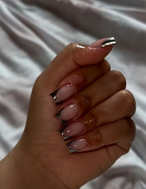 Short Nails Chrome French, Wedding Nails For Guest Acrylic, Short Nail Ideas French Tip, Short Classy Nail Designs, Classy Short Acrylic Nails, Short Croc Nails, Acrylic Short Nails, Shorties Nails, Chrome Tips