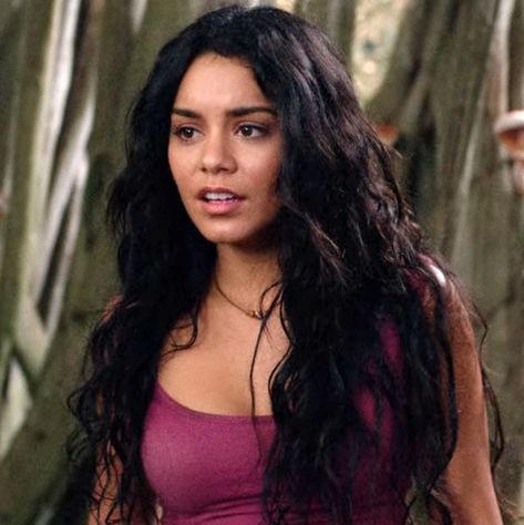 Vanessa Hudgens Long Hair, Vanessa Hudgens 2000s, Vanessa Hudgens Movies, Vannesa Hudgens, Gabriela Montez, Vanessa Hudgens Hair, Gabriella Montez, Aesthetic Egirl, Celebrity Look Alike