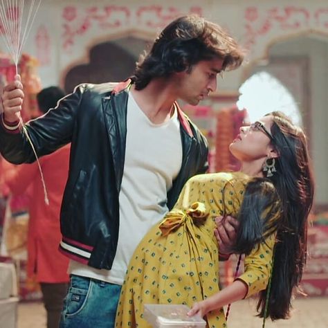 Yeh Rishtey Hain Pyaar Ke, Rhea Sharma, Arnav And Khushi, Romantic Couple Images, Shaheer Sheikh, I Love Justin Bieber, Teen Girl Dresses, Romantic Scenes, Love Couple Photo