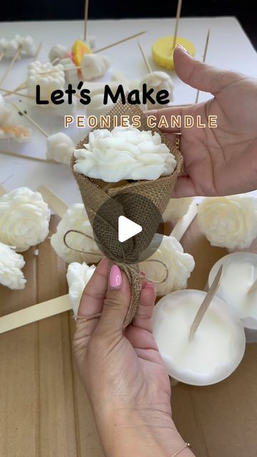 How To Make Soy Candles, Candle Ideas Creative, How To Make Candles, Paper Crafts Diy Origami, Candle Making Jars, Candle Tutorial, Candle Crafts Diy, Soy Candle Making, Candle Craft