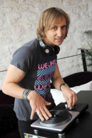 David Guetta Famous Djs, Dj Record, Top Dj, Electronic Music Festival, I Need You Love, Remix Music, Edm Music, Best Dj, Stuck Inside