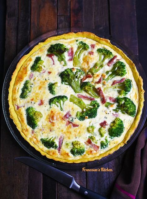 Broccoli Prosciutto Boursin Quiche 🥦🥧 Boursin Prosciutto, Boursin Cheese Recipes, Oil Pie Crust, Migraine Diet, Broccoli Quiche, Savory Pies, Cheese Quiche, Boursin Cheese, Herb Cheese