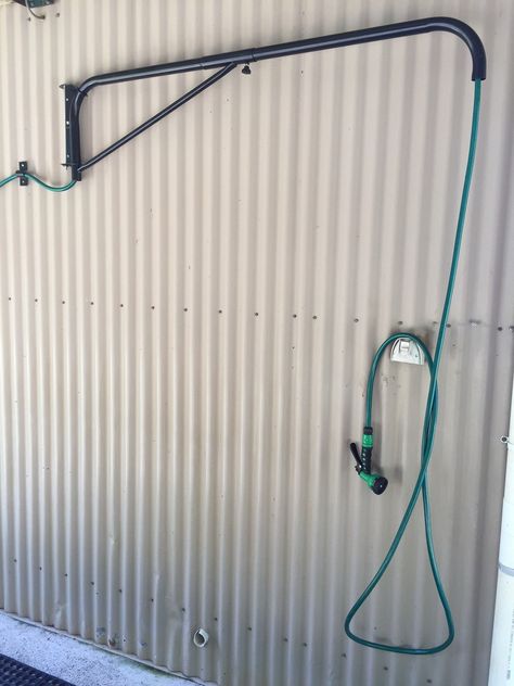 STABLE ACCESSORIES , MISCELLANEOUS, HORSE WASH, SPRAY WASH BOOM Horse Tack Rooms, Livestock Barn, Horse Farm Ideas, Barn Hacks, Diy Horse Barn, Cattle Barn, Horse Barn Ideas Stables, Horse Barn Designs, Horse Shelter