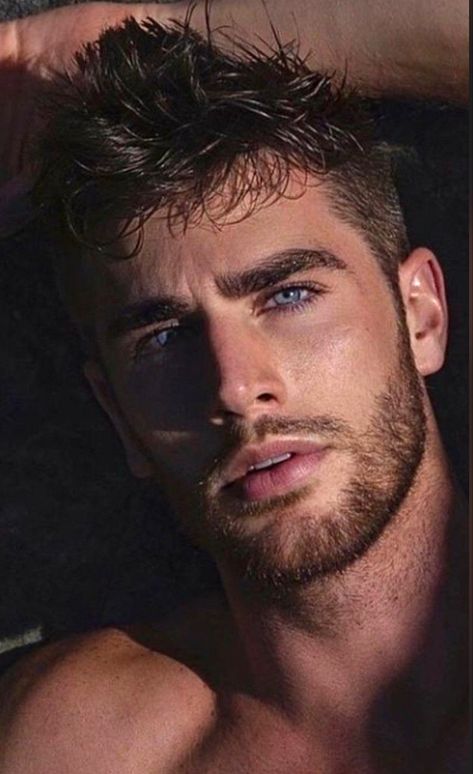 Dark Hair Blue Eyes, Jay Gould, Mens Hairstyles Fade, Blue Eyed Men, Brown Hair Blue Eyes, Scruffy Men, Cute White Guys, Face Pictures, Model Face