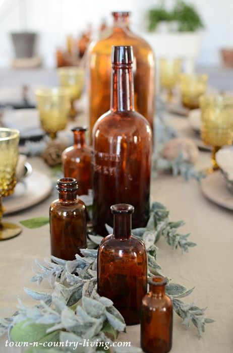 Brown Bottle Centerpiece, Brown Bottle Decor, Table Cloth Setting, Beer Bottle Wedding Decor, Brown Table Cloth, Beer Bottle Wedding, Christmas Tables, Linen Table Cloth, Amber Glassware