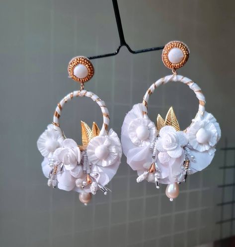 Hoop Earrings Wedding, Boho Bridal Earrings, Raffia Earrings, Boho Wedding Earrings, Oversized Hoop Earrings, White Hoop Earrings, Crochet Hand Bags, Statement Hoop Earrings, Floral Hoops