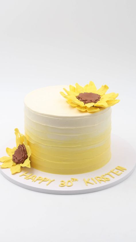 Sunflower cake Ombre Cake Yellow, Yellow Orange Ombre Cake, Yellow Minimalist Cake, Yellow Colour Cake, Yellow Cake Design Simple, Gumpaste Sunflowers, White And Yellow Cake, Yellow Cake Design, Yellow Baby Shower Cake