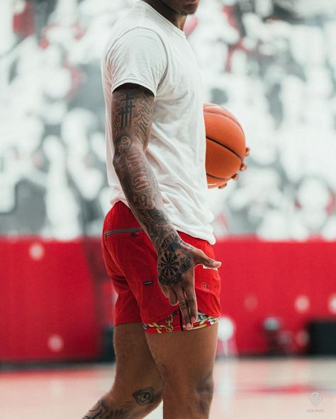 Athletes Tattoos Men, Athletes Tattoos, Mikey Williams Tattoo, Athlete Tattoos, Basketball Fits, Atlanta Tattoo, Mikey Williams, Bicep Tattoo Men, Black Boys Haircuts