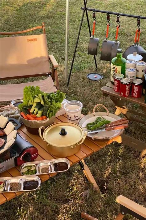 Simple Camping Meals, Camping Dinner Ideas, Camping Lunch Ideas, Easy Camping Food Ideas, Meals For The Family, Campfire Snacks, Best Camping Meals, Cozy Camping, Camping Inspiration