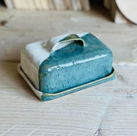 Hand Built Ceramic Butter Dish, Beginner Hand Built Pottery, Hand Built Pottery Gifts, Handmade Pottery Butter Dish, How To Hand Build Pottery, Easy Hand Built Ceramics, Butter Tray Ceramic, Hand Built Pottery Butter Dish, Handmade Ceramic Butter Dish