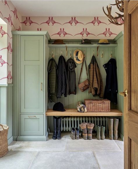 Boot Room Decor, Green Pink Decor, Luxury Entryway, Room Decor Green, Boot Room Utility, Laundry Room/mudroom, Home Closet, Dream Laundry Room, Mudroom Decor