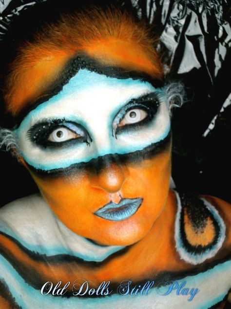 Clown Fish Makeup, Dory Costume, Fish Makeup, Clownfish, Clown Fish, Finding Nemo, Tropical Fish, Halloween Ideas, Sea Creatures